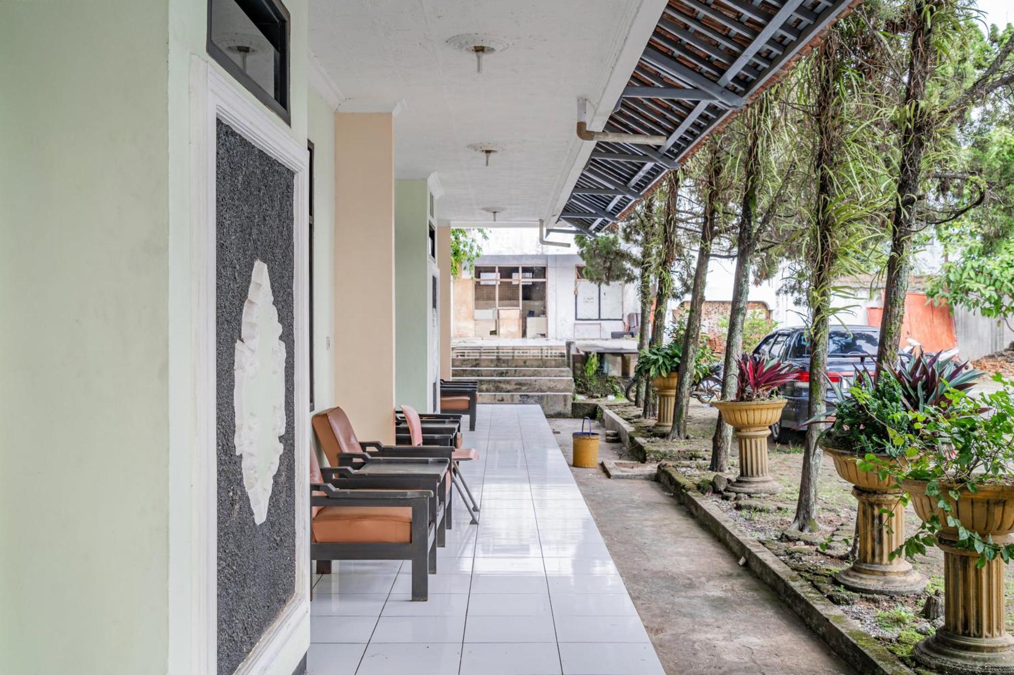 Collection O Tasikmalaya Near Stadium Wiradadaha Formerly Hotel Abadi Eksteriør billede